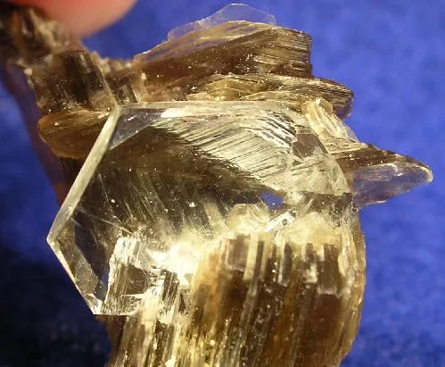 Beryl (Var: Goshenite), Muscovite - image 2