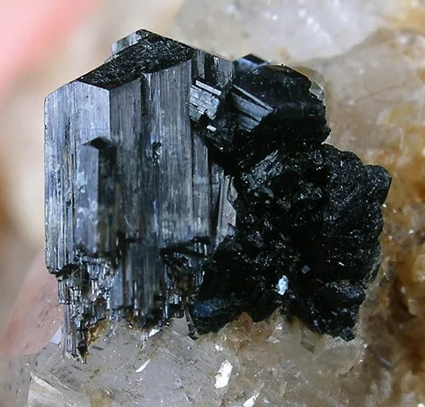 Beryl (Var: Goshenite), Schorl - image 2