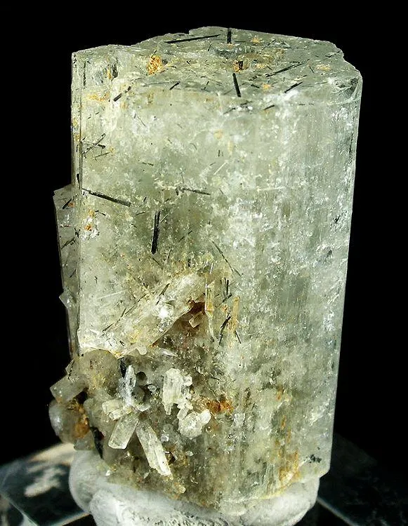 Beryl (Var: Goshenite), Schorl image