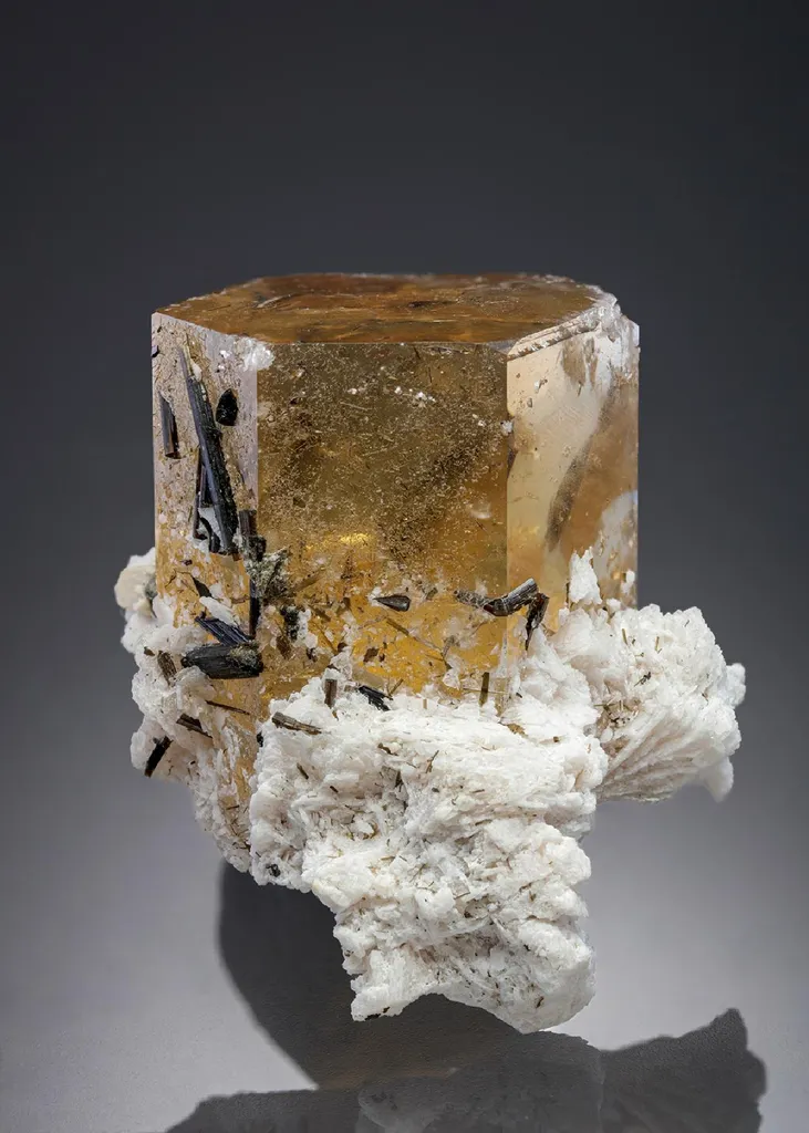 Beryl var. Heliodor image