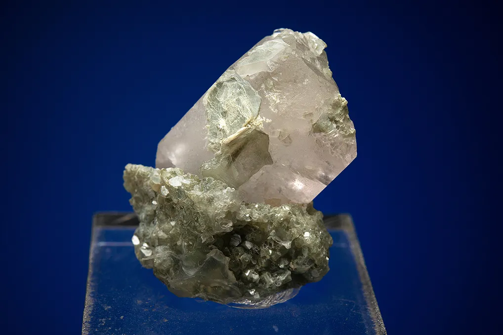 Beryl var. Morganite - image 3