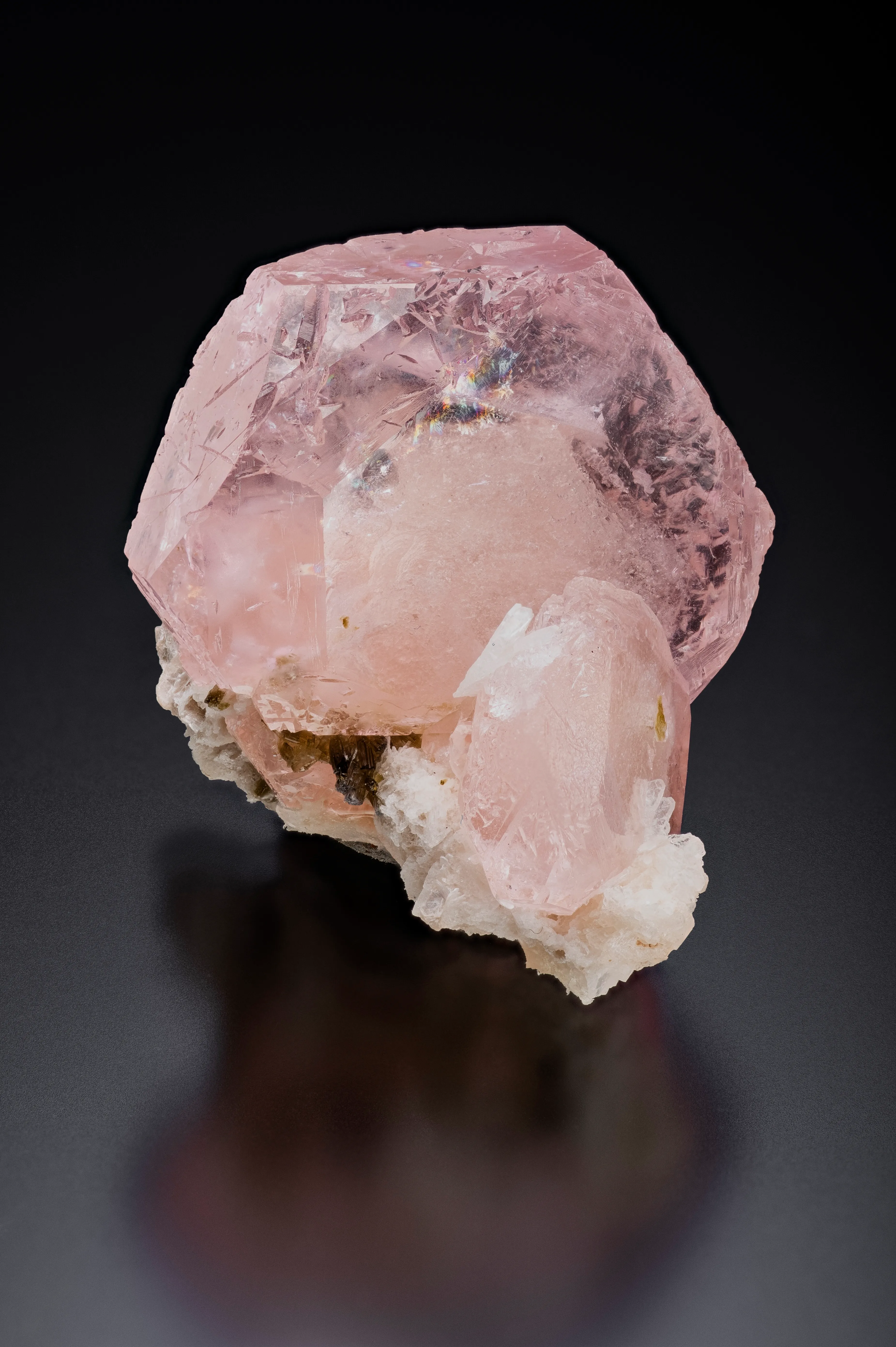 Beryl var. Morganite - image 1