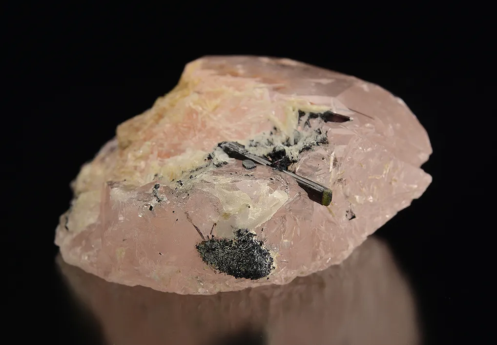 Beryl var. Morganite - image 6