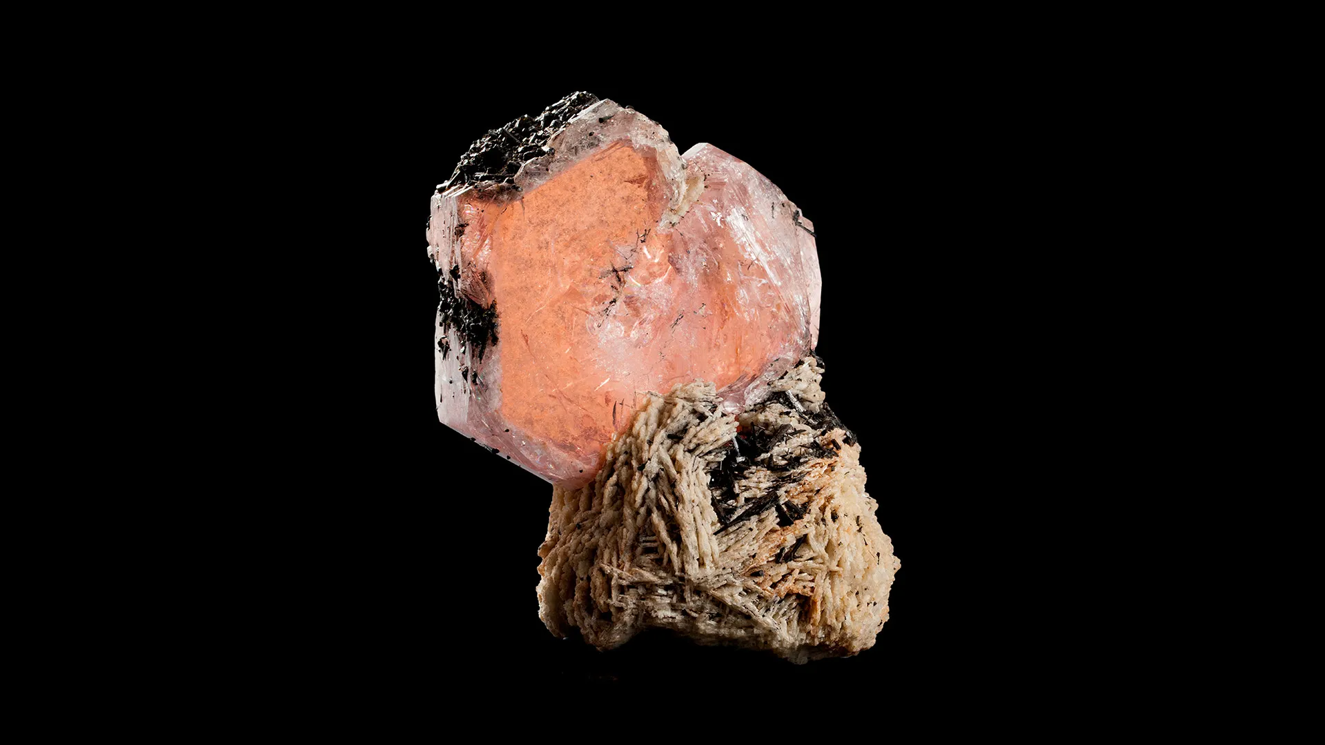Beryl (var. Morganite) - image 1