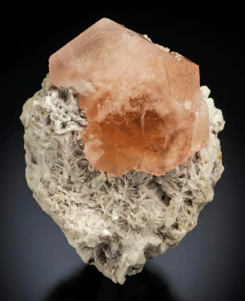 Beryl (var. Morganite) image