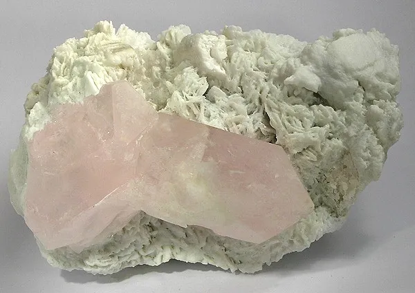 Beryl (Var: Morganite) image