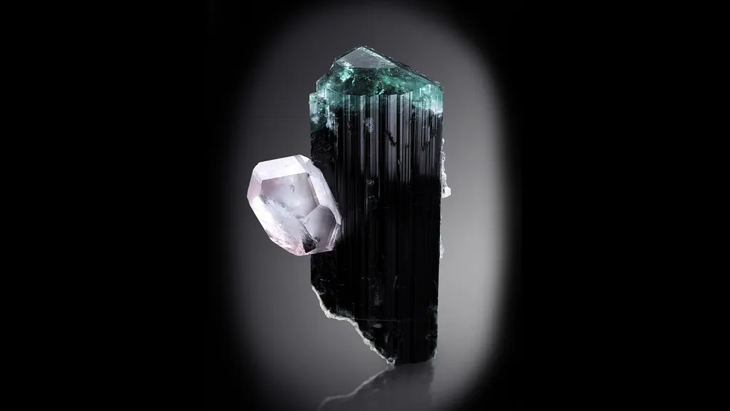 Beryl (var. Morganite) image