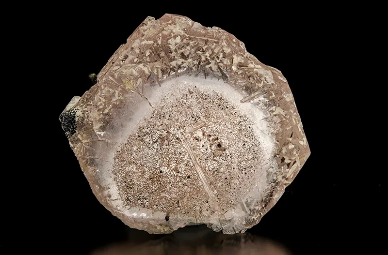 Beryl var. Morganite - image 3
