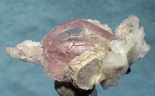Beryl (Var: Morganite), Albite, Lepidolite image