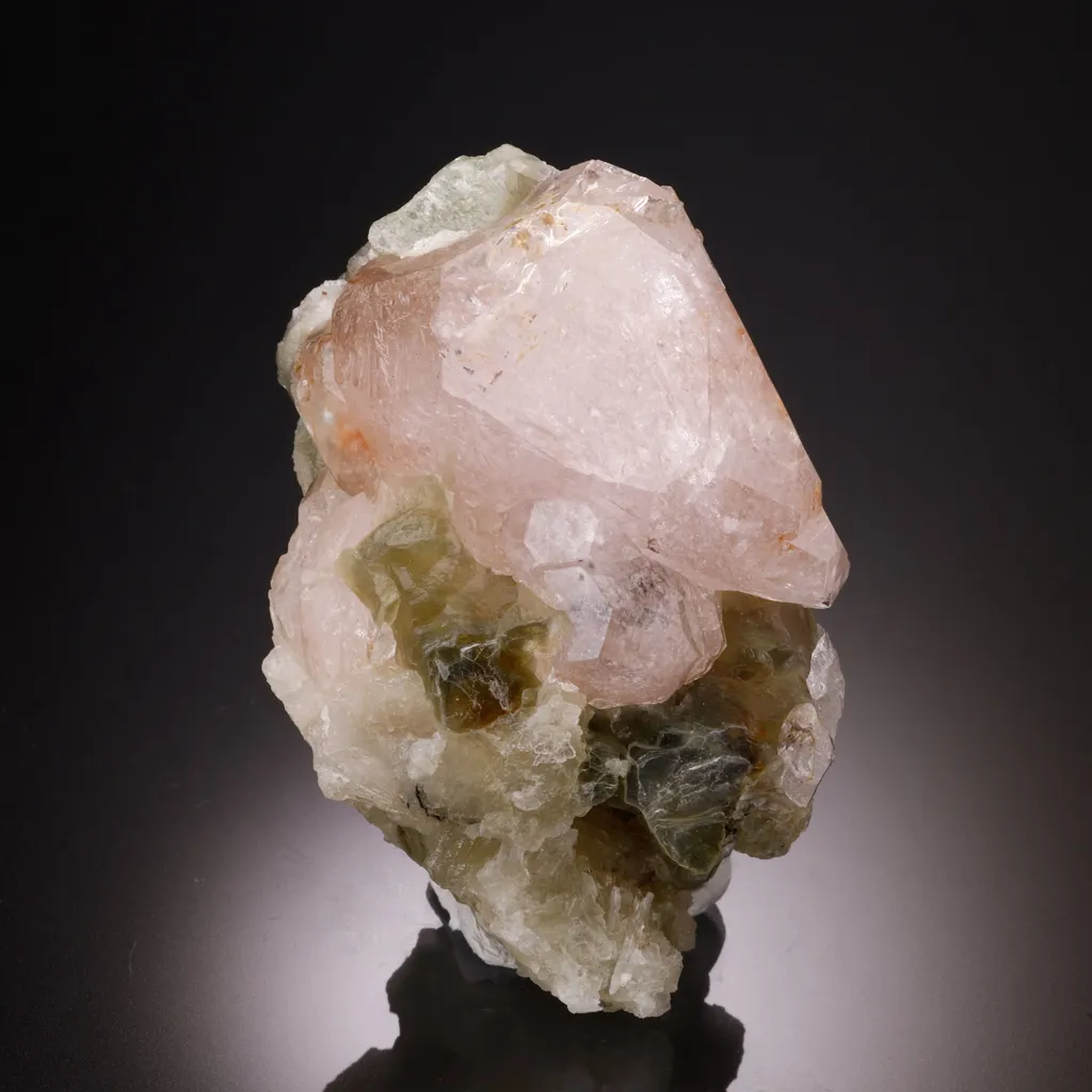 Beryl var. Morganite image