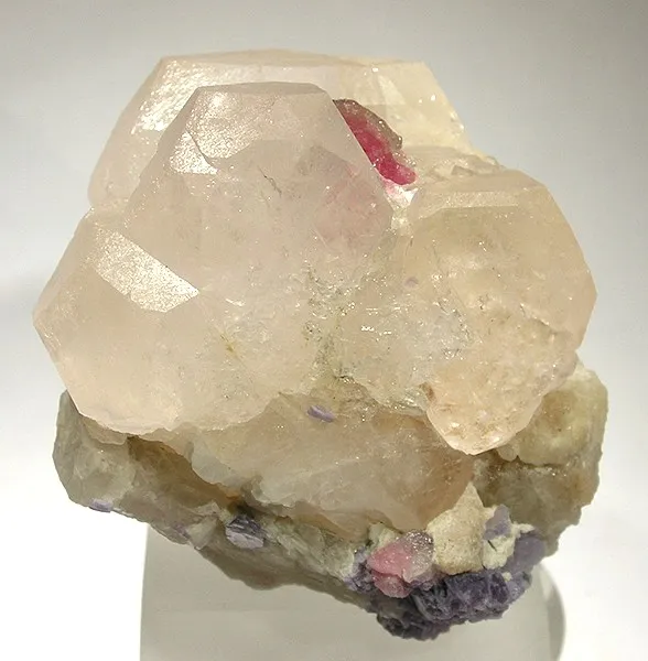 Beryl (Var: Morganite), Elbaite image