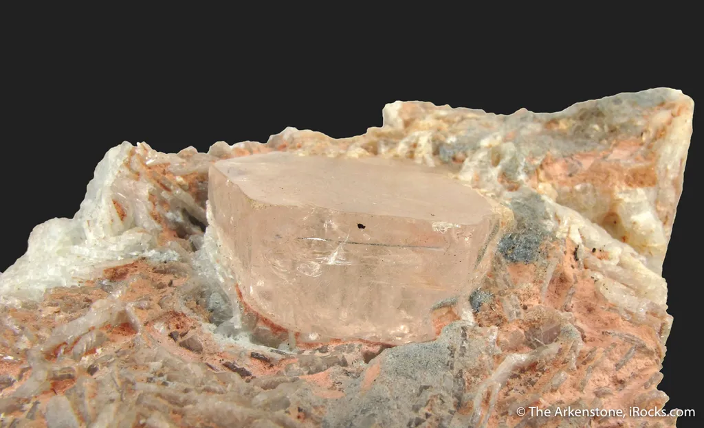 Beryl var. Morganite in Albite and Quartz - image 5