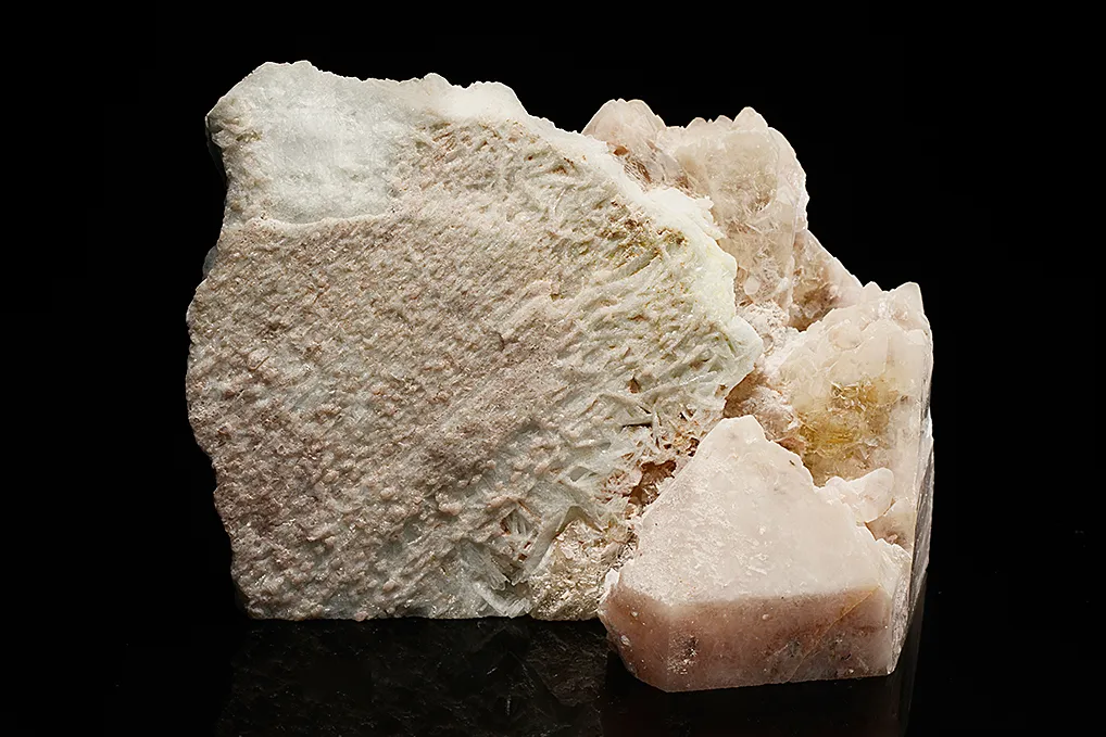 Beryl var. Morganite on Albite var. Cleavelandite and Quartz - image 2