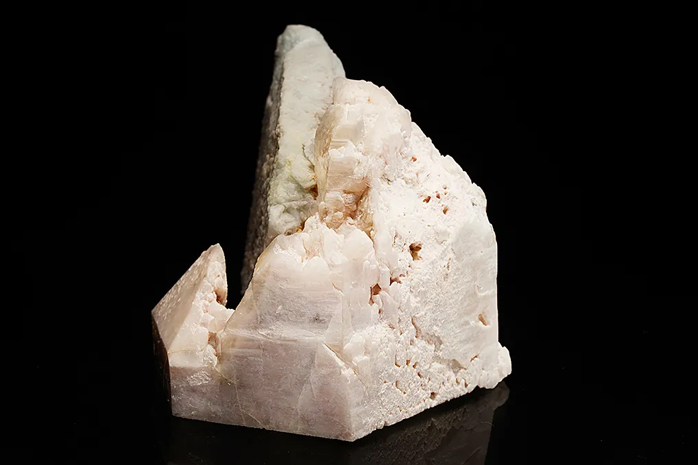 Beryl var. Morganite on Albite var. Cleavelandite and Quartz - image 5