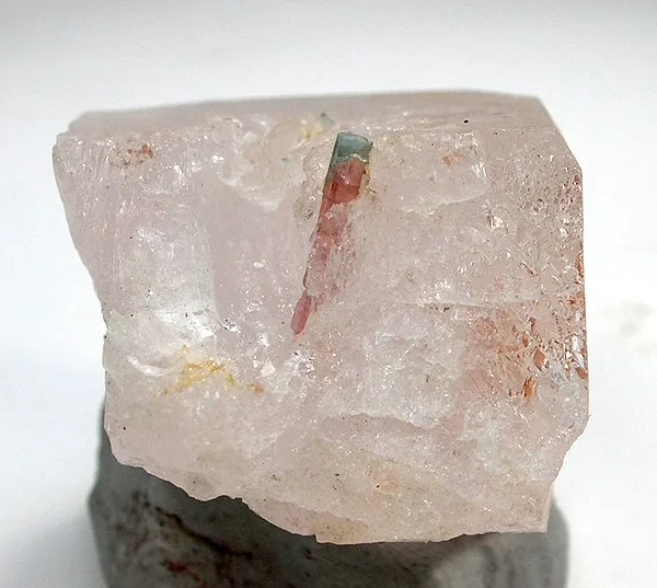 Beryl (Var: Morganite), Tourmaline image