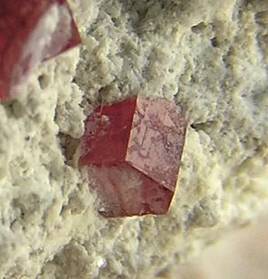 Beryl (Var: Red Beryl) - image 2
