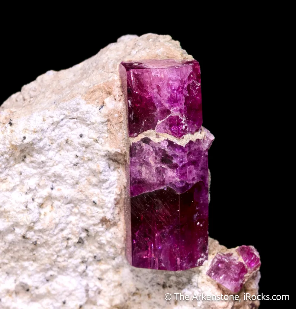 Beryl var. Red Beryl image