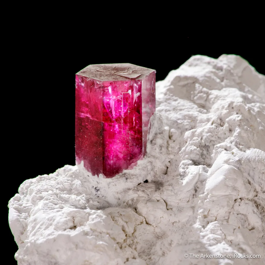 Beryl var. Red Beryl image