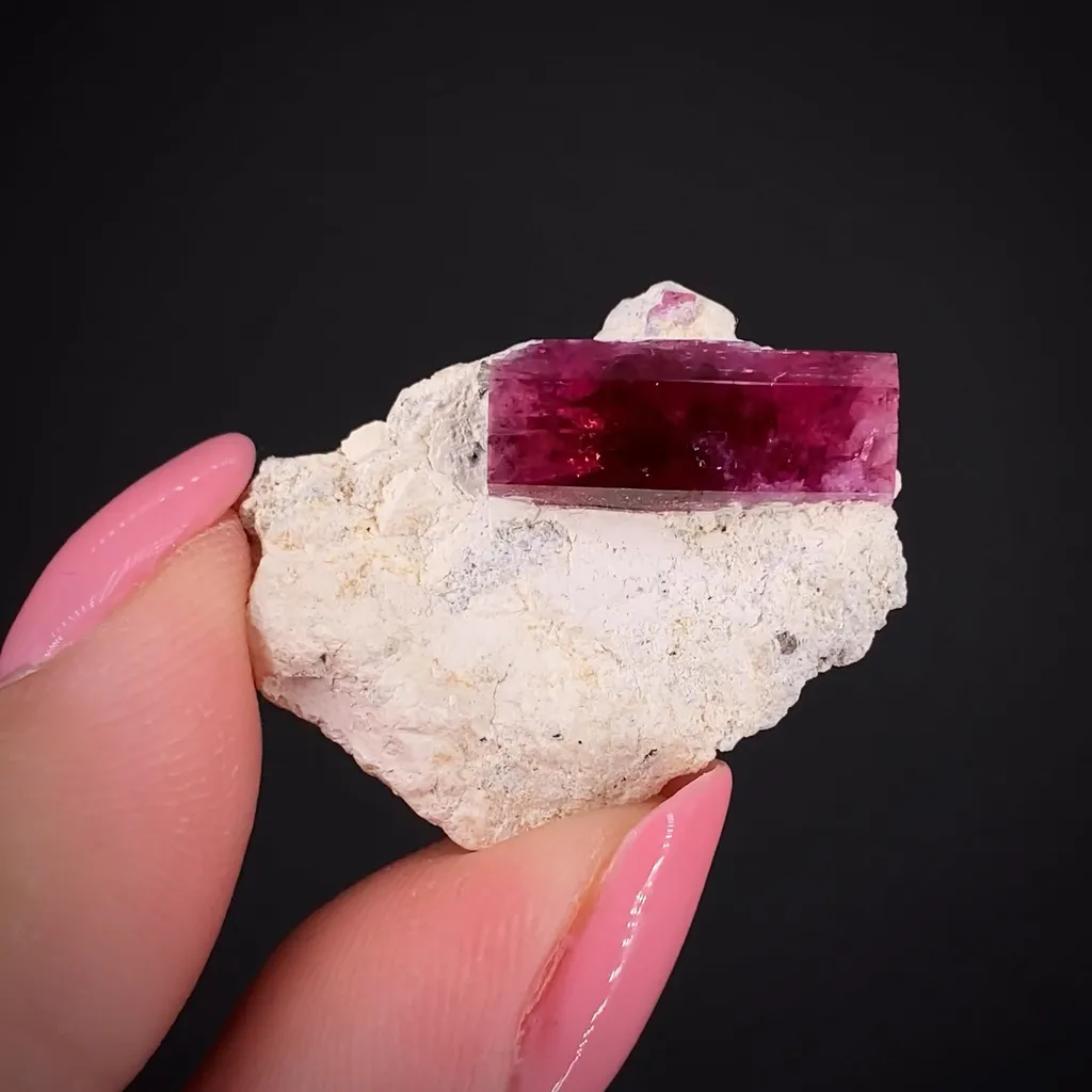 Beryl var. Red Beryl - image 2