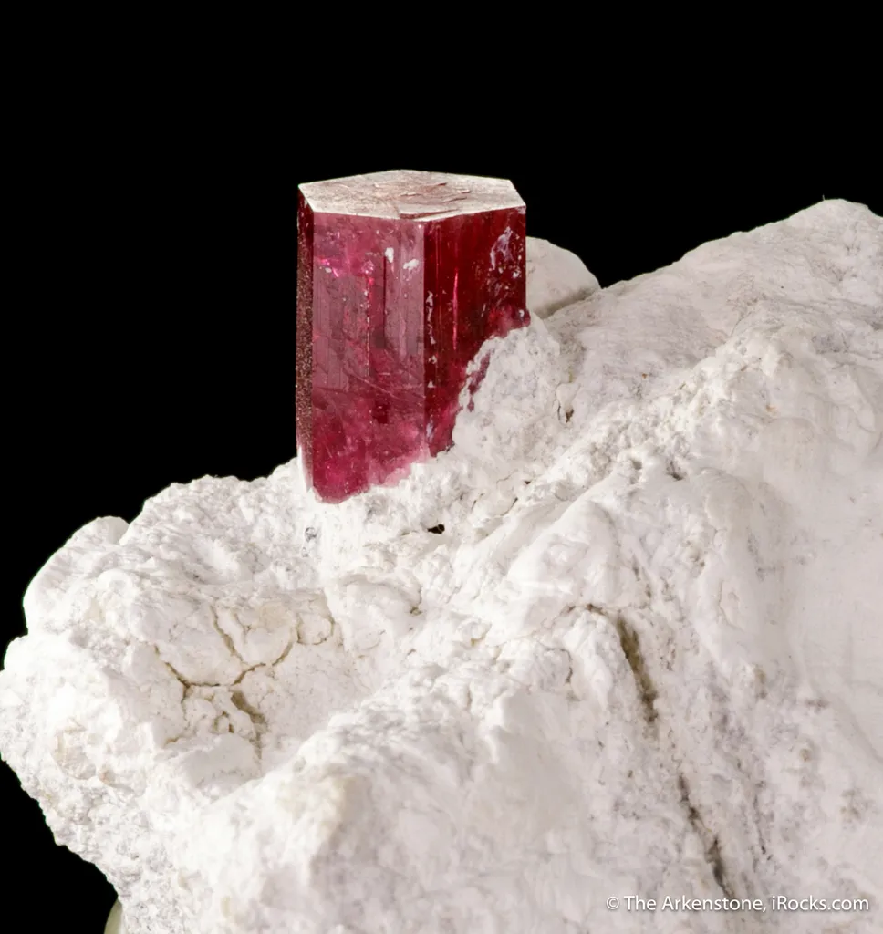 Beryl var. Red Beryl - image 2
