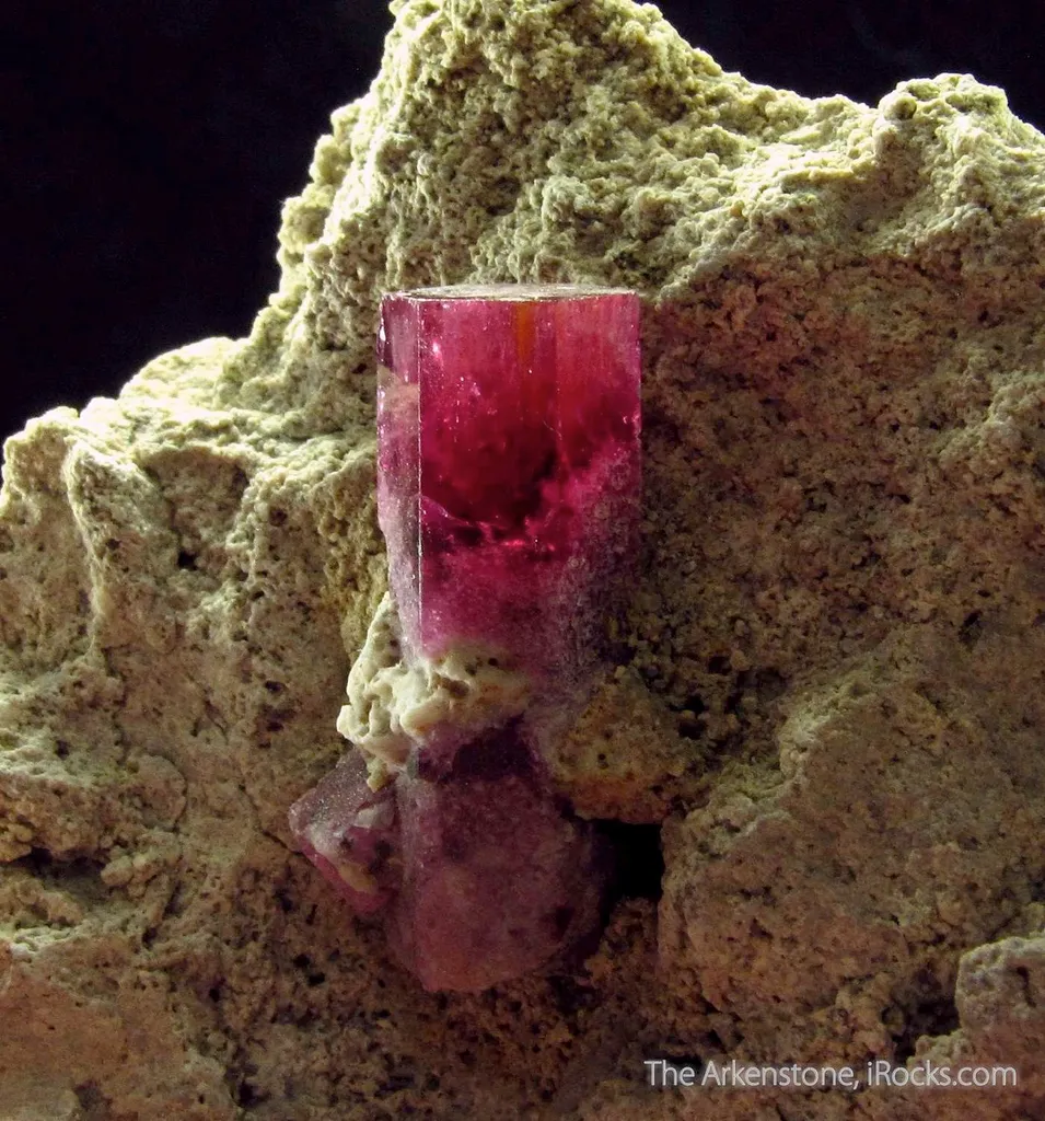 Beryl var. Red Beryl - image 4