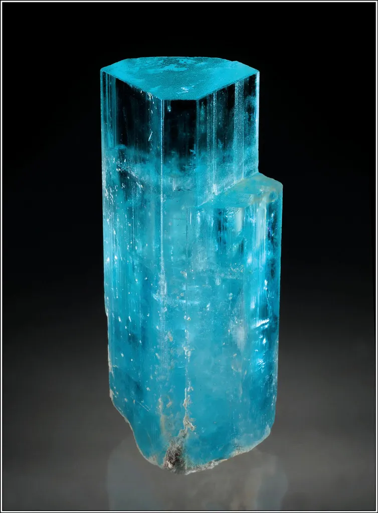 Beryl (variety Aquamarine) image