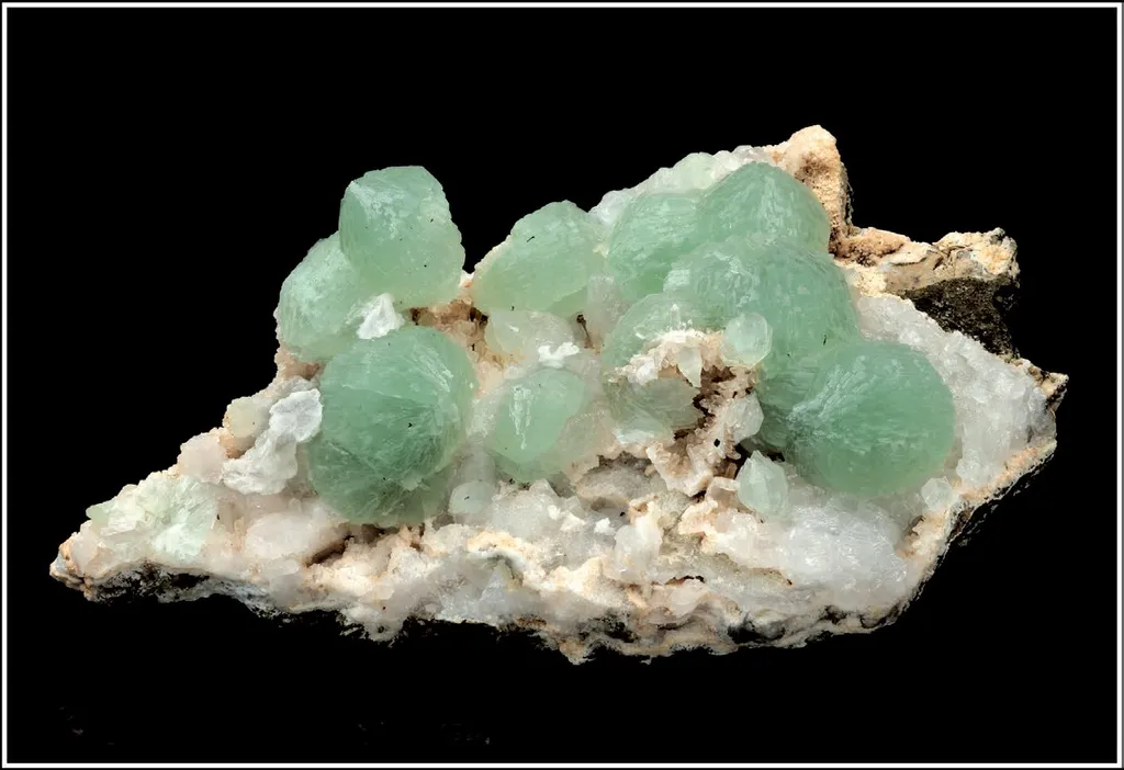 Beryl (variety Aquamarine), Schorl image