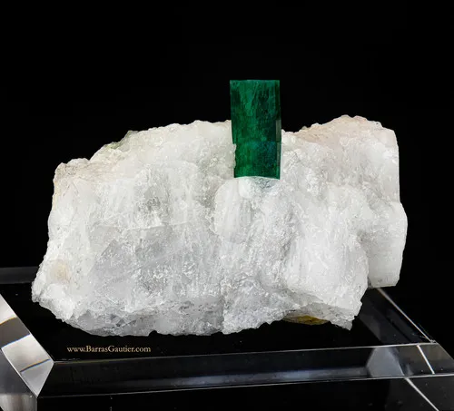 Beryl variety Emerald on Calcite - image 3