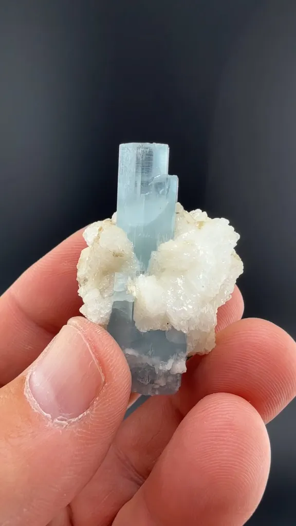 Beryl with Albite image