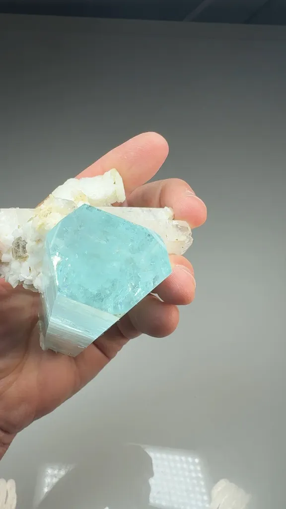 Beryl with Albite, Quartz - image 2