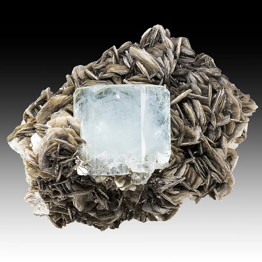 Beryl with Muscovite image