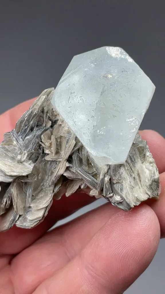 Beryl with Muscovite - image 2