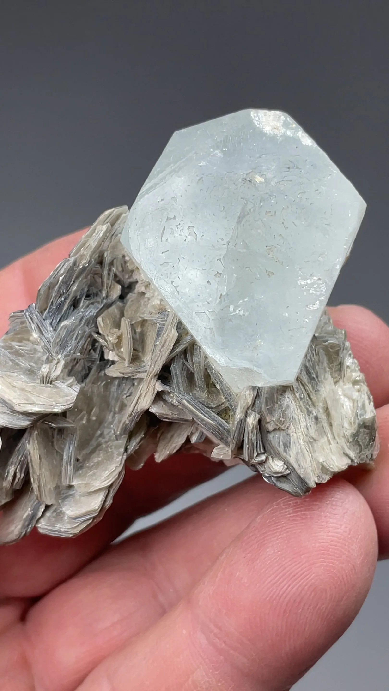 Beryl with Muscovite - image 2