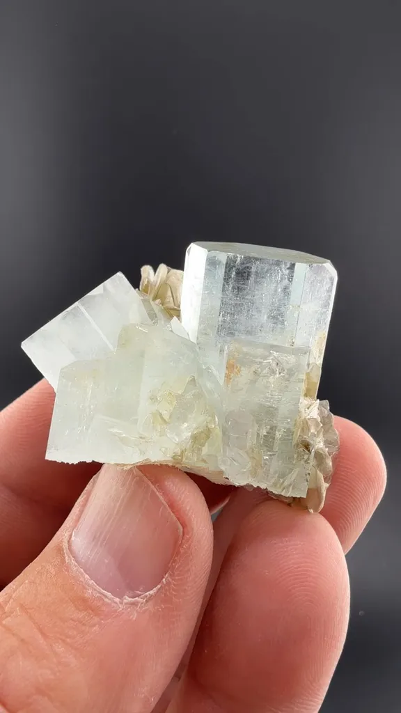 Beryl with Muscovite image