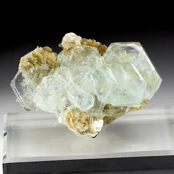 Beryl with Muscovite