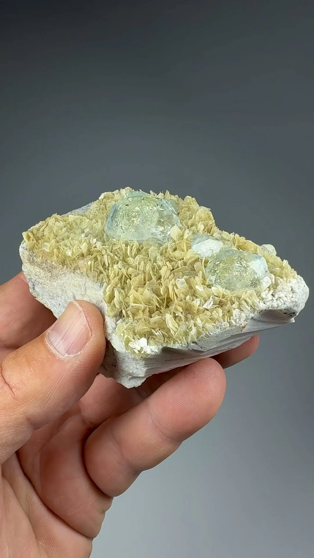 Beryl with Muscovite - image 3