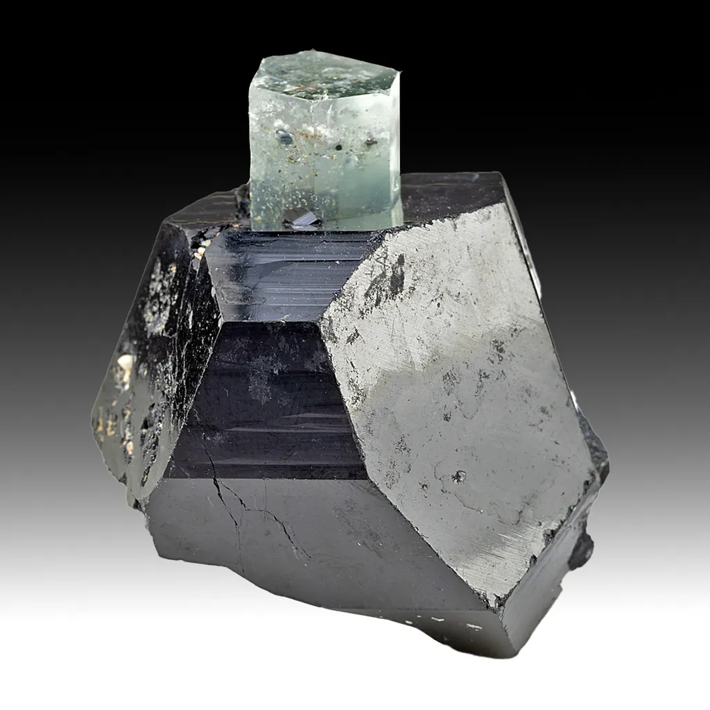 Beryl with Schorl image