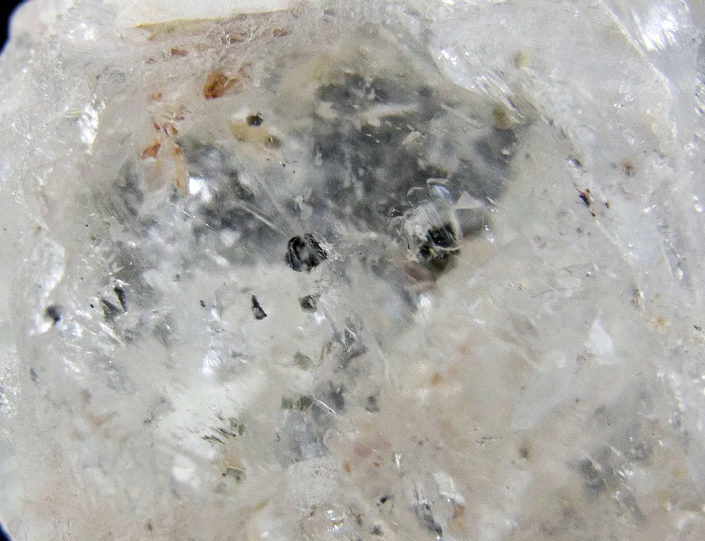 Beryllonite - image 2