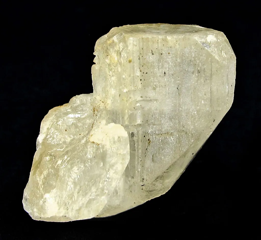 Beryllonite - image 2