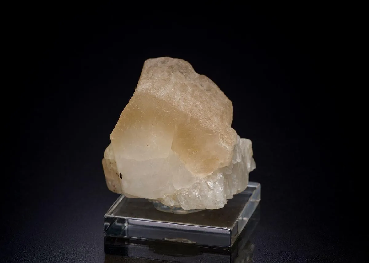 Beryllonite - image 1