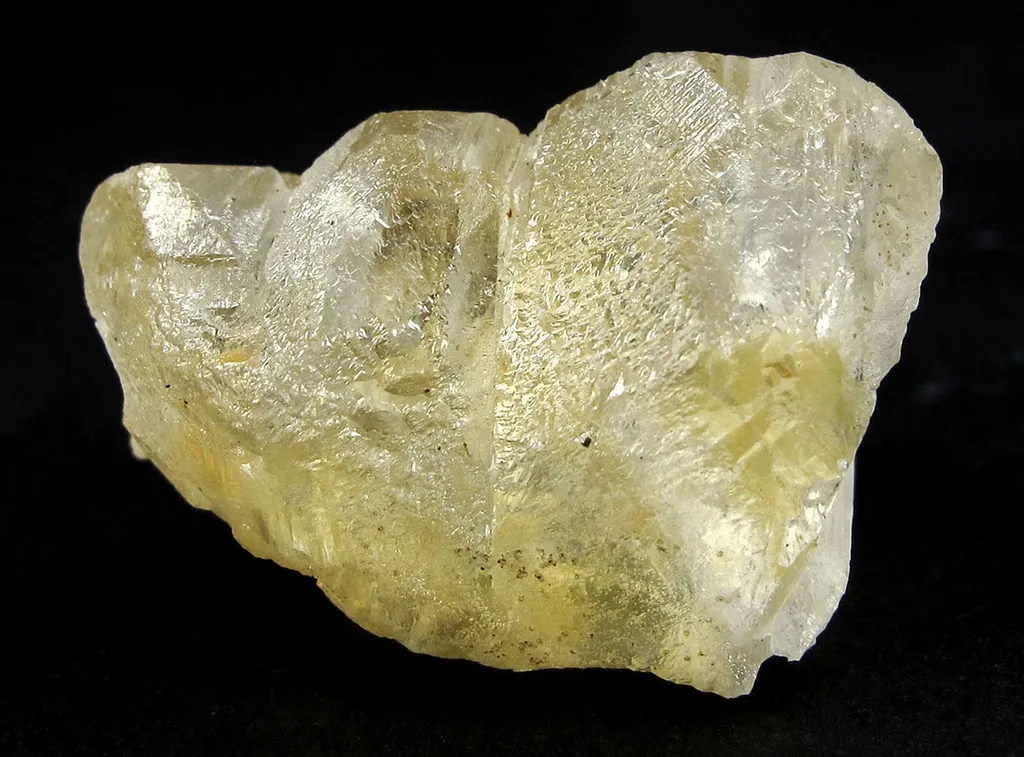 Beryllonite - image 2