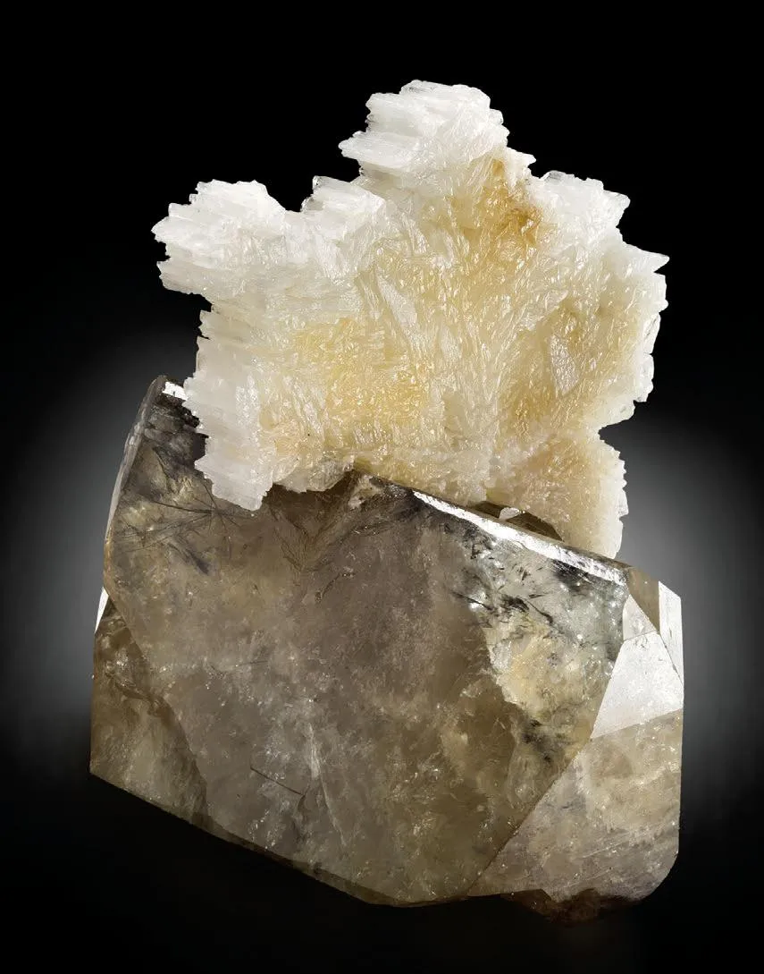 Beryllonite, hydroxylherderite - image 1