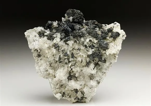Betekhtinite - image 1