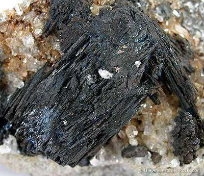 Betekhtinite - image 2