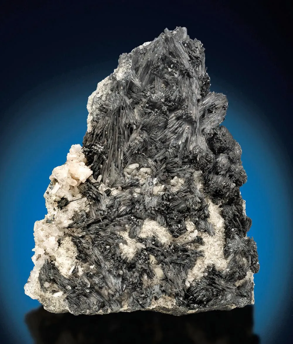 Betekhtinite - image 1