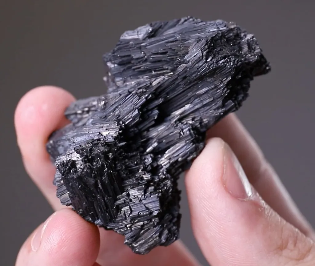 Betekhtinite - image 2