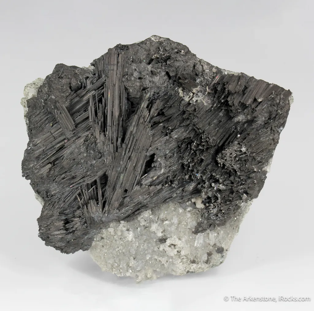 Betekhtinite on Quartz (Illustrated!) - image 3