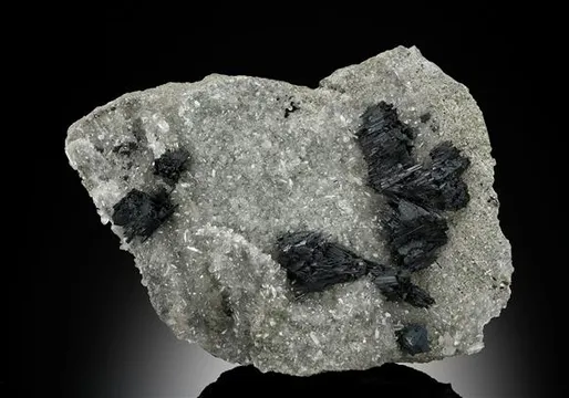 Betekhtinite with Bornite and Chalcocite