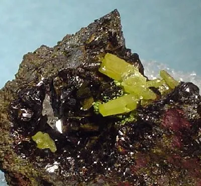 Beudantite, Mimetite - image 2