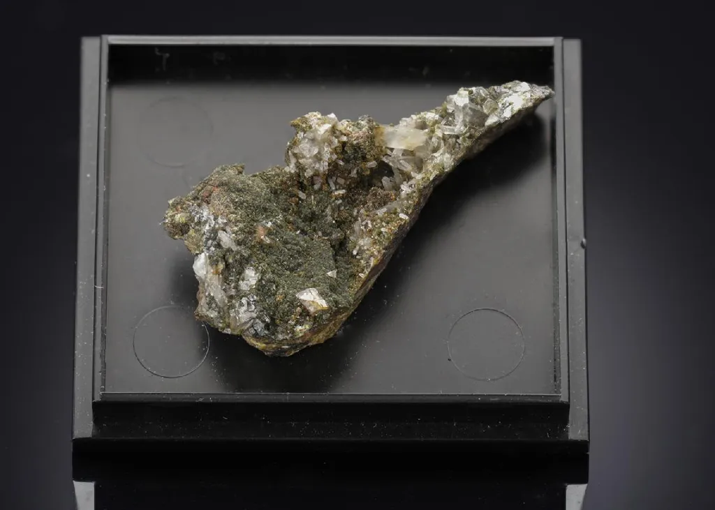 Beudantite with Anglesite and Mottramite image